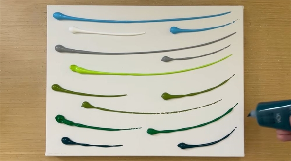 ミニ熊手で描くタンポポ