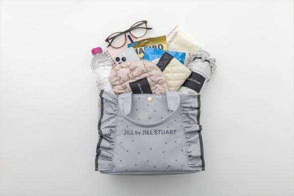 JILL by JILL STUART BOOK ハートフリルバッグ いろんなものが入るサイズ感