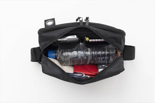 WOODS 140TH ANNIVERSARY BOOK 広めのマチに2つのポケット