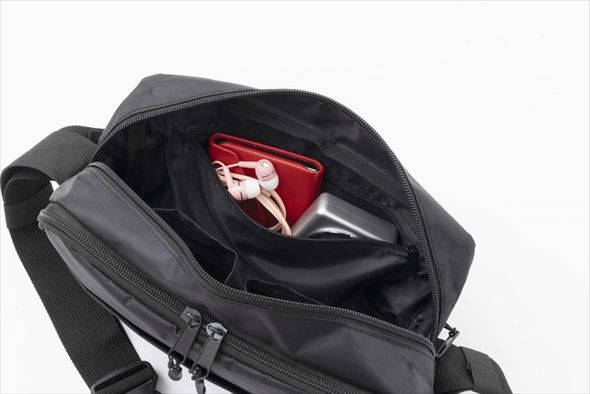 WOODS 140TH ANNIVERSARY BOOK ファスナー付きポケット