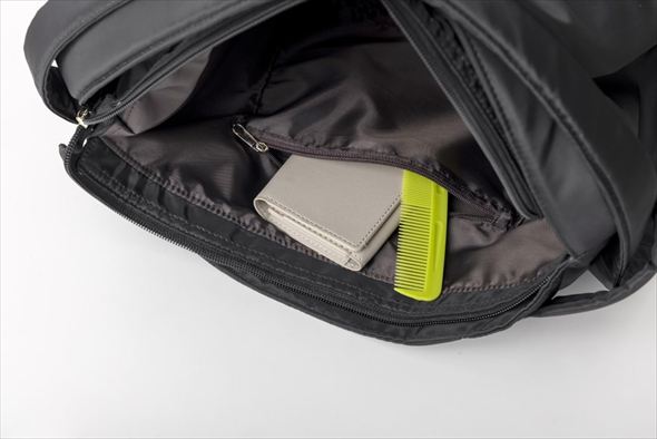 Y'SACCS 大ヒットバッグが限定デザインで登場! 2WAYショルダーリュックBOOK 内側にジッパー付きポケット