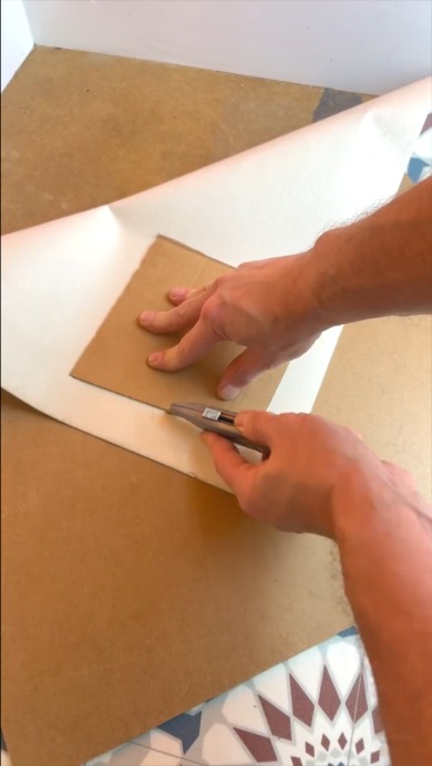 角にピッタリとカーペットを敷く方法