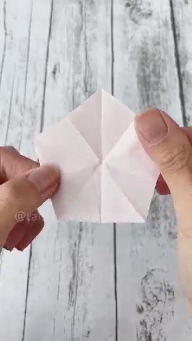 五角形の折り紙の画像