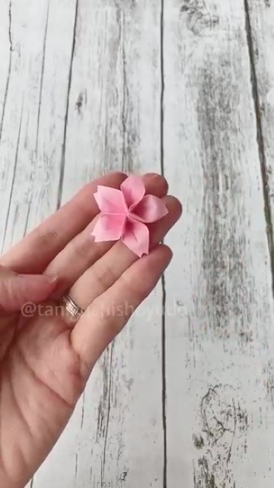 完成した桜の折り紙