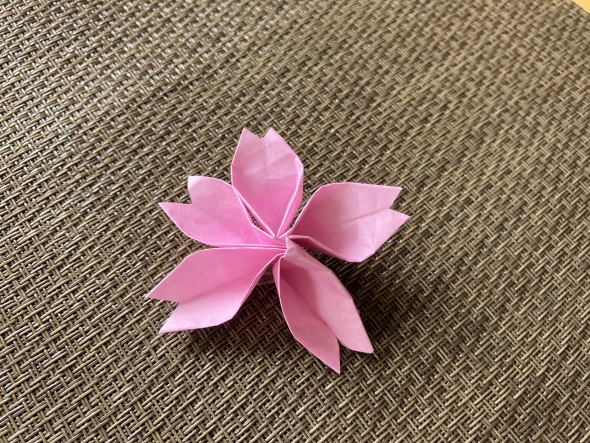 完成した桜の折り紙