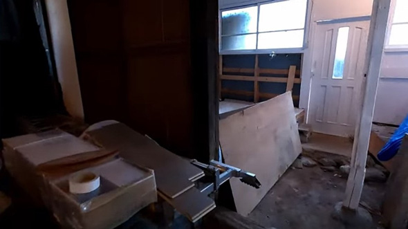 築155年 古民家 鏡 異変 映った 防犯カメラ 白い 球体 心霊 ホラー