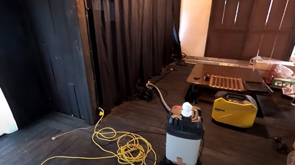 築155年 古民家 鏡 異変 映った 防犯カメラ 白い 球体 心霊 ホラー