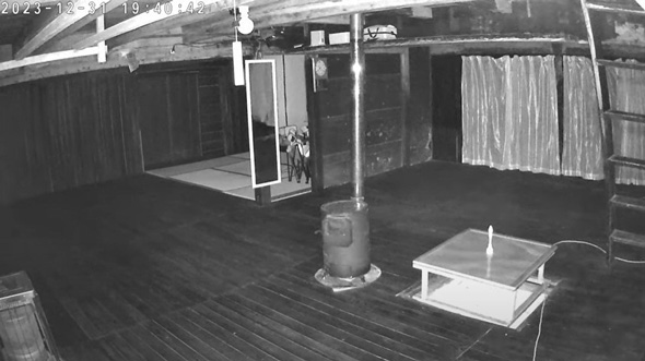 築155年 古民家 鏡 異変 映った 防犯カメラ 白い 球体 心霊 ホラー