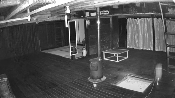 築155年 古民家 鏡 異変 映った 防犯カメラ 白い 球体 心霊 ホラー