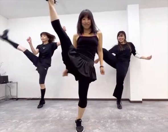 おかいつの歴代おねえさんたちがまさかのダンスを披露