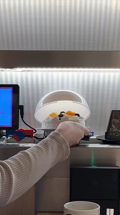 くら寿司のスペシャルメニューで友だちの誕生日を祝う