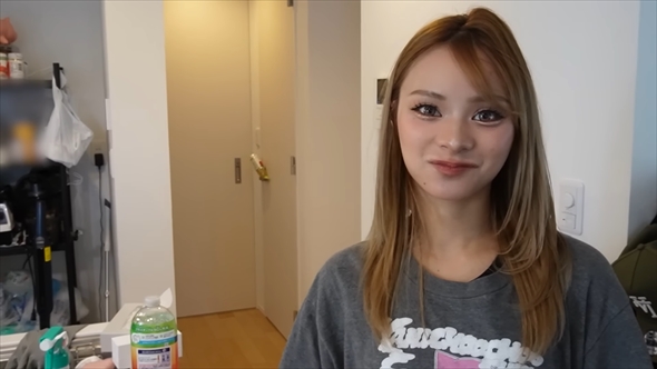 “まぁみ”こと小田愛実のルームツアー動画