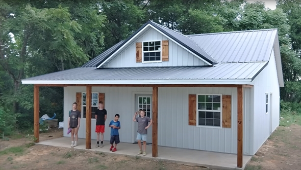 5万ドル以下で家を建てた一家