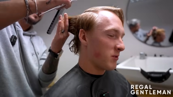 後ろ髪のカット