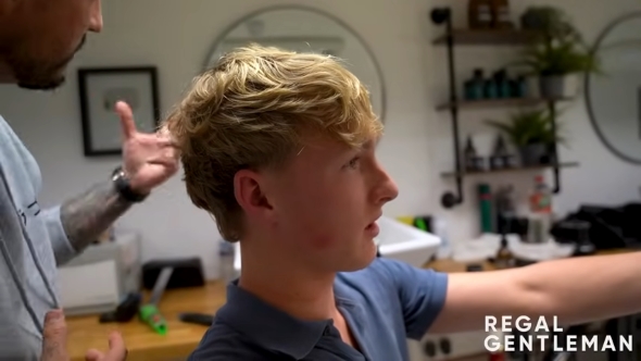 手で自然に整える