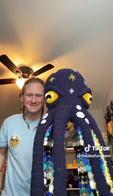 巨大なタコが完成