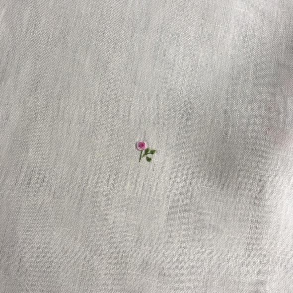 1輪のバラの刺しゅう