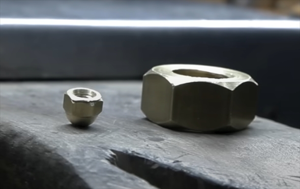 ナットを指輪に変身させる匠の技