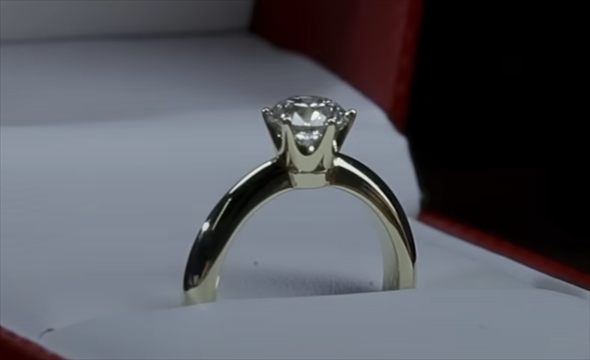 ナットを指輪に変身させる匠の技