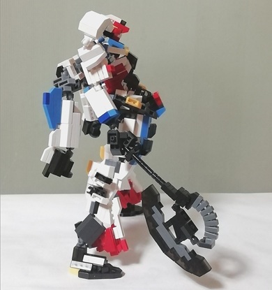 プチブロックで再現したジークアクスの側面