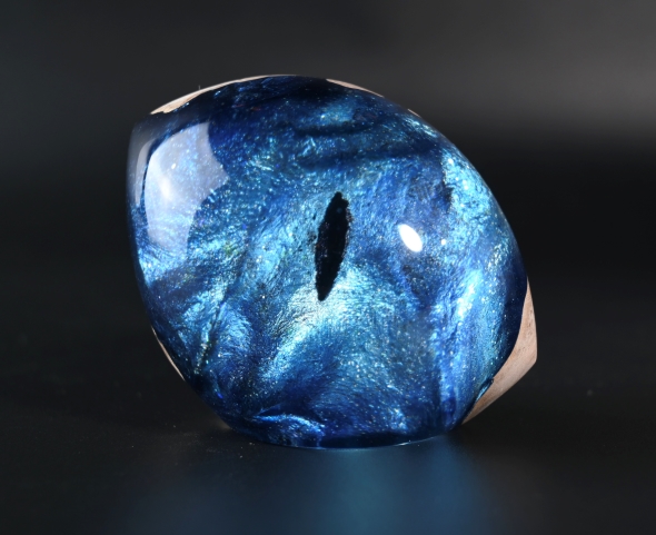 ウッドレジンで作った猫の目