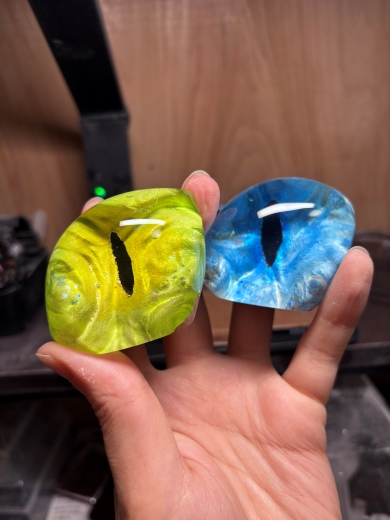 ウッドレジンで作った猫の目