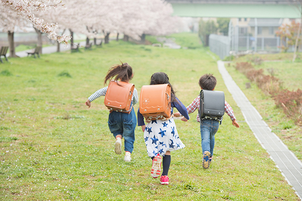 学校から帰ってきた娘の靴下