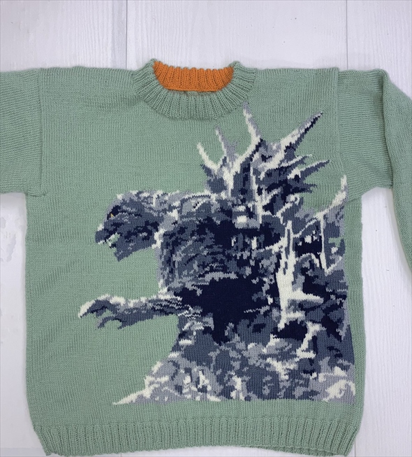 「ゴジラ -1.0」のセーターを編んだ