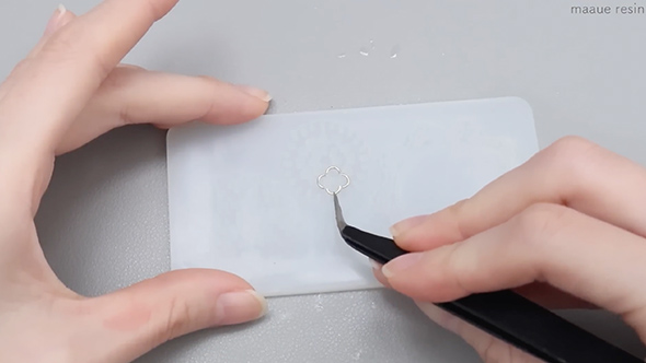 丸カンを使ったお花のアクセサリー