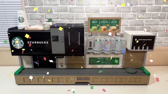 各部を配置して完成したドリンクマシン