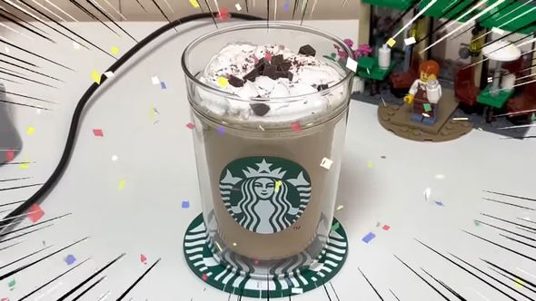 トッピングも追加して完成したカフェラテ