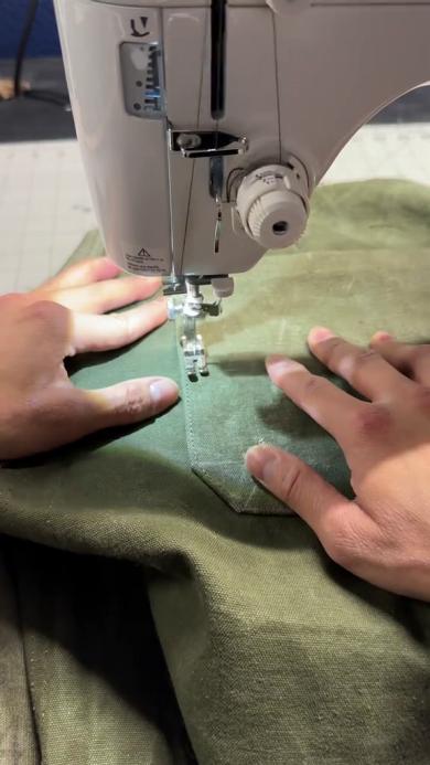 ミシンで塗っていく