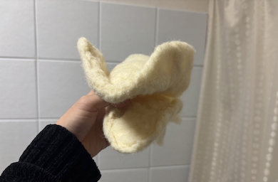 羊毛フェルト製のレックウザの制作過程