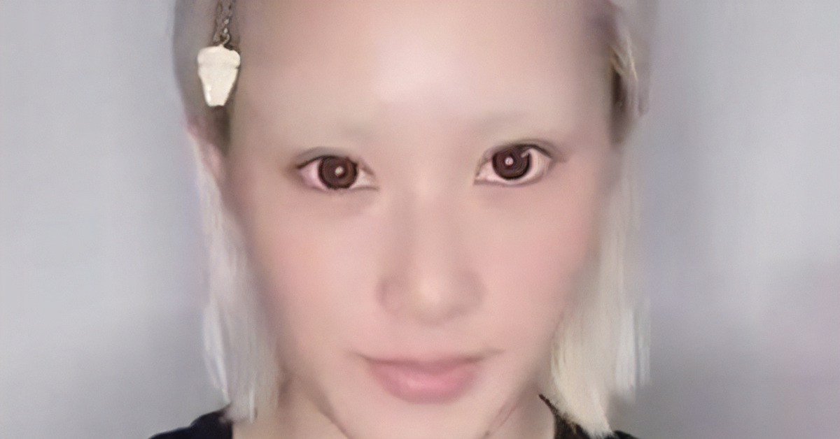 すっぴん女性が“人気アニメキャラ”を再現したら……　想像を超える姿ととんでもない展開が280万再生「お腹痛い笑」「カラコンなんも意味なくてワロタ」（1/2） | 美容 ねとらぼ