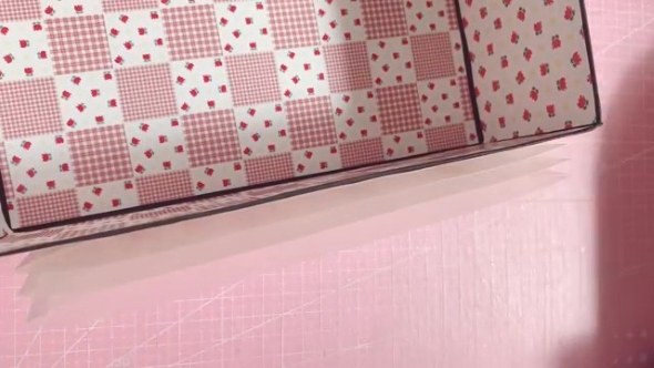 じゃばらをつけた空箱