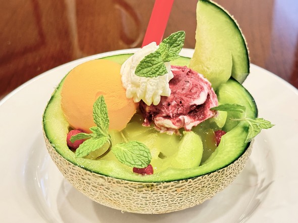  「フレッシュメロンボウル〜ジンジャーシロップ添え〜」の写真 ／ ロイヤルホスト Fresh Melon Dessert 2025