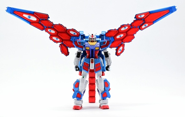 ミャクミャク仕様にした万博ガンダムの正面