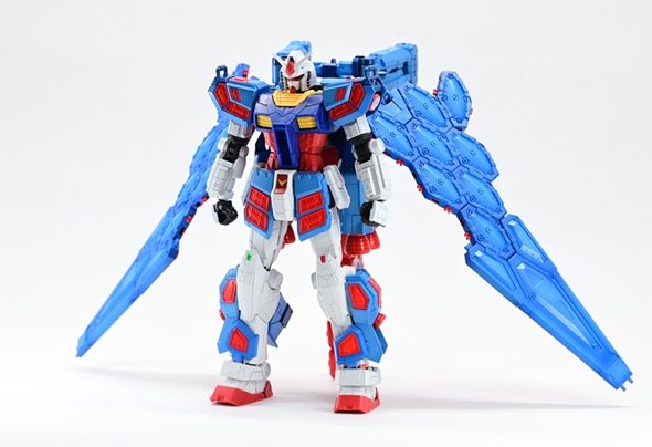 翼部分を下げて目玉模様を見えなくした状態