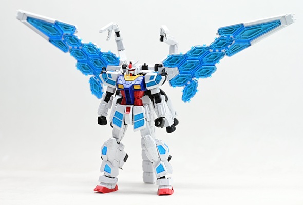 改造前のグラスフェザー装備の万博ガンダム