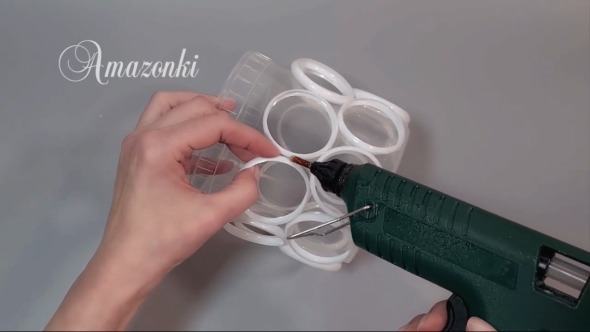 ヨーグルトボトルでプランター作り