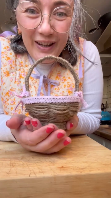 紙コップでミニバスケット作り