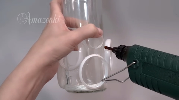 ボトルに輪っかを接着