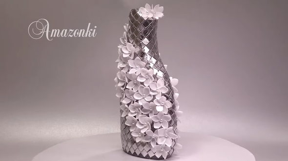 ミラーボールのような花瓶