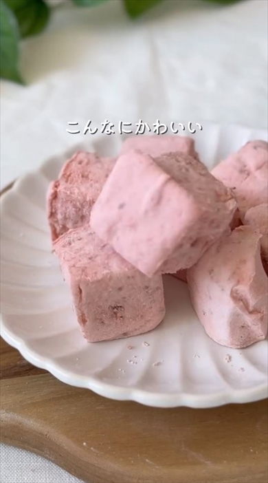 酸っぱいイチゴで生マシュマロ作り