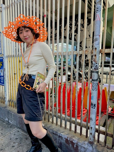 ビーズをつなげて『ONE PIECE』エースの帽子を制作