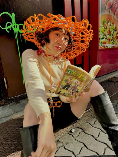 ビーズをつなげて『ONE PIECE』エースの帽子を制作