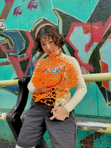 ビーズをつなげて『ONE PIECE』エースの帽子を制作