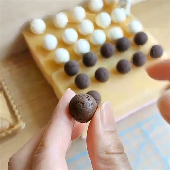 アイスクリームを粘土で再現する方法