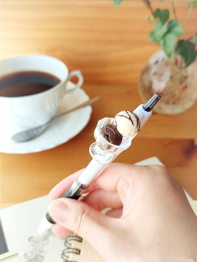 アイスクリームを粘土で再現する方法