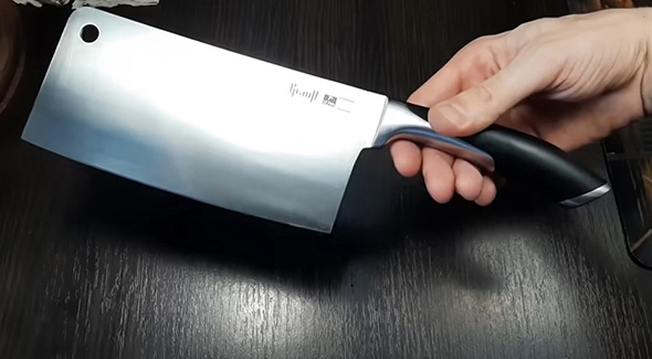 中華包丁がまさかの作品に